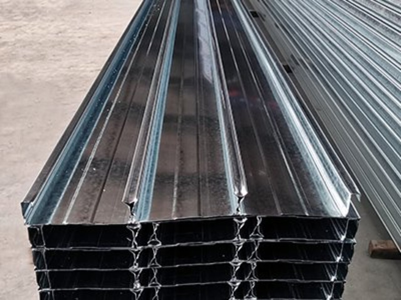 YX50-200-600閉口型樓承板